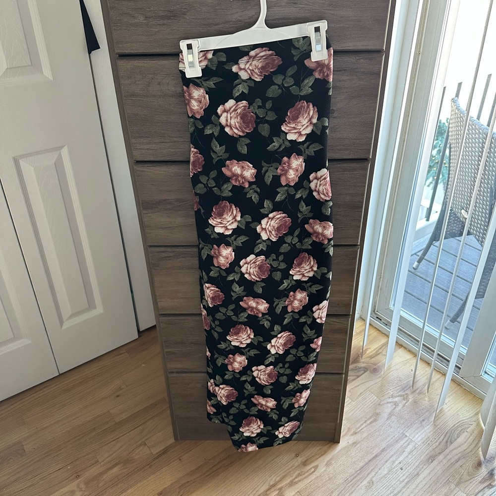 Strapless floral fitted midi dress. Size medium
